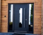 Drzwi aluminiowe: jak uniknąć przemarzania na progu i ościeżnicy?